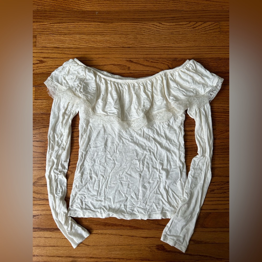 Hollister Stretched Off-The-Shoulder With Lace Long Sleeve